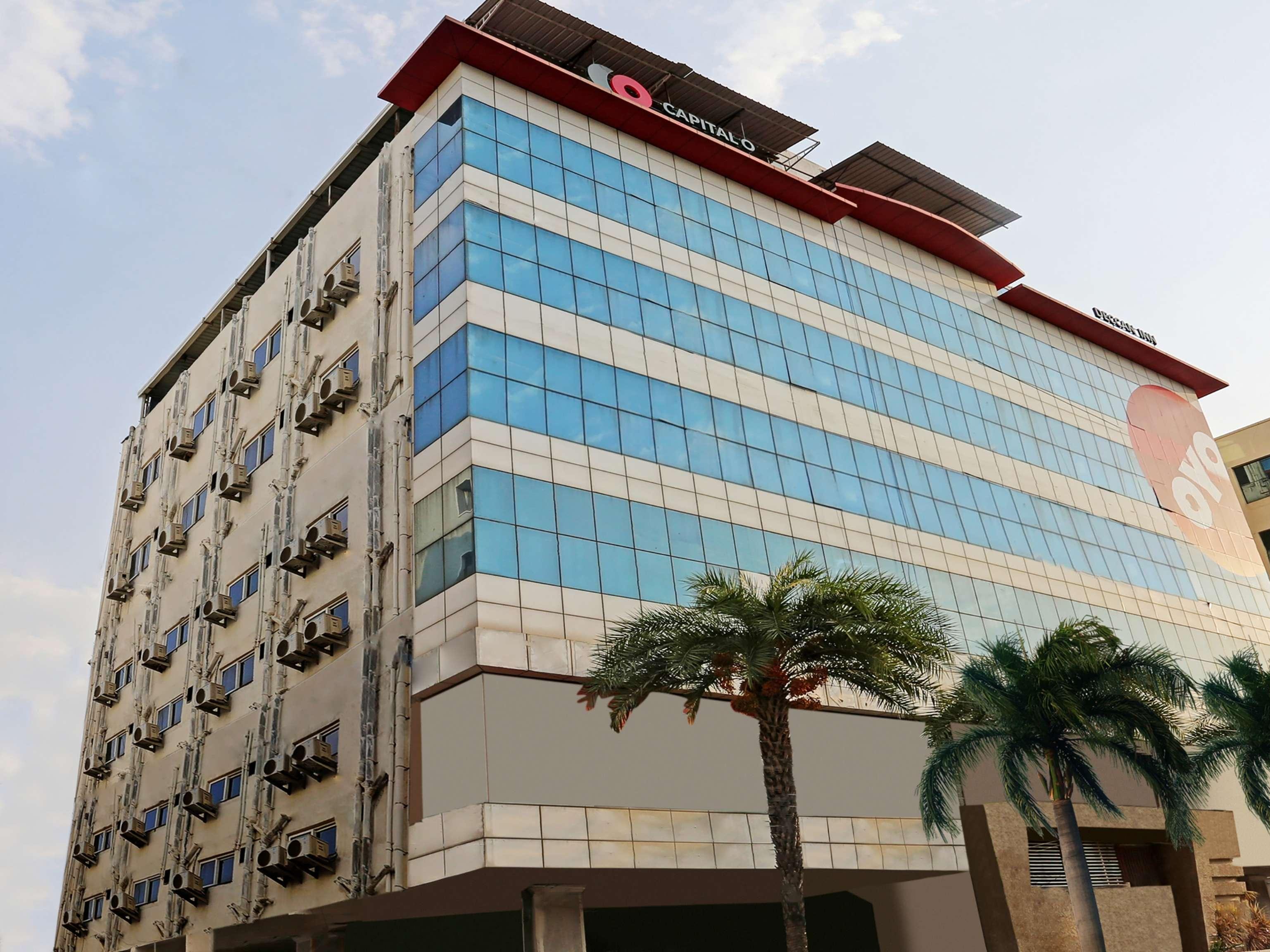 Townhouse Halcyon Deccan Inn Near Shilparamam Kondapur  Exteriér fotografie